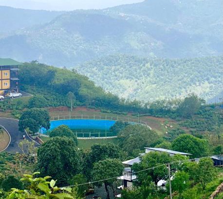 Pirmed House | Kians Glass Camping