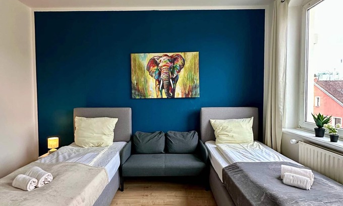 Neumuenster House | Kieler Straße 73 W4 - 3 bedrooms with 2 bathrooms