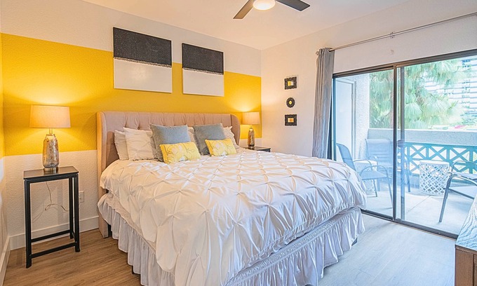 North Scottsdale Condo | Kierland Escape | Golf Views | Resort Pool