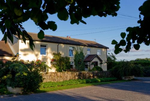 Cayton Bed & Breakfast | Killerby Cottage Farm