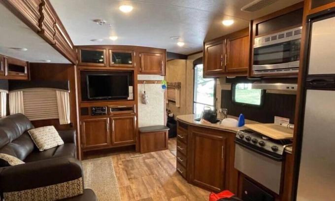 Hawley Cabin | Kim’s Cozy Campers - The Cozy 4 Season Warrior - Lake Wallenpaupack