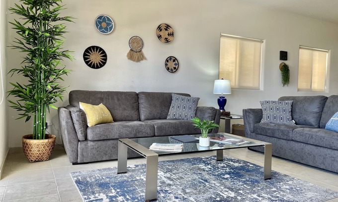 Los Cabos Condo | King Bed 2/2 Condo - Newly Furnished - Walk to Beach