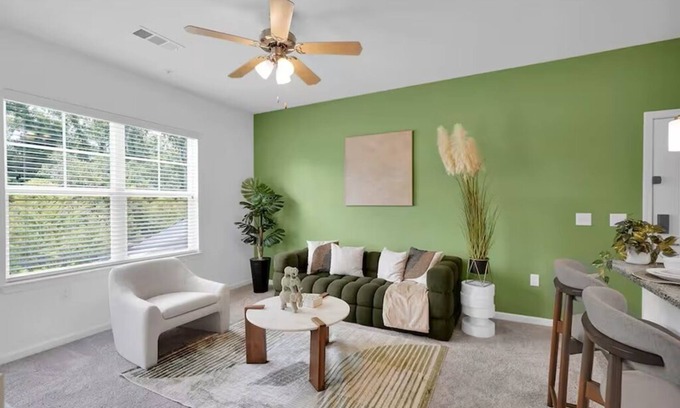 Doctors Inlet Apartment | KING BED/PVT Balcony/Fast Wifi/65 inch Tv/Pool+Gym