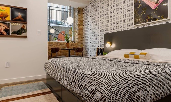 Downtown Apartment | King Bed Suites at The Finnley Hotel