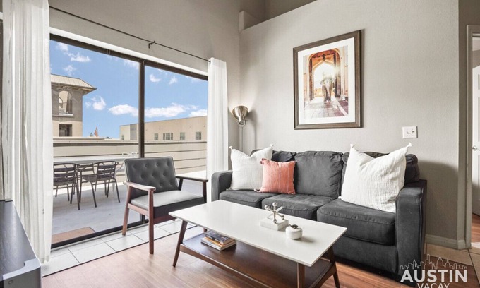 West Campus Apartment | King Beds and Patio Dining in ATX West Campus Gem