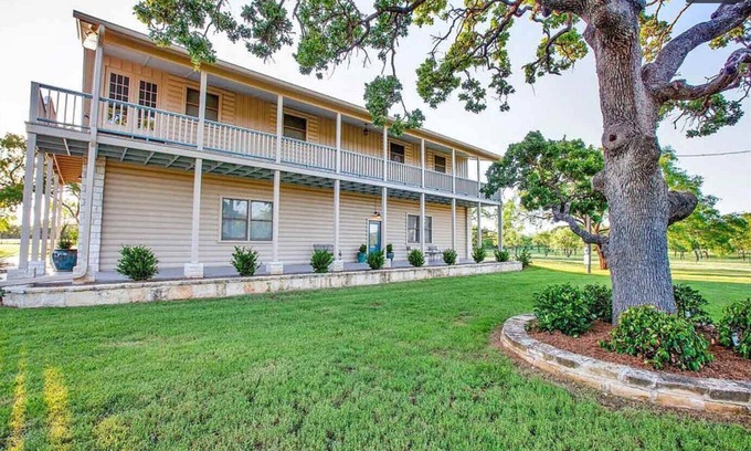 Fredericksburg House | King Beds, Game Room, On 290, Large Estate, Kitchen