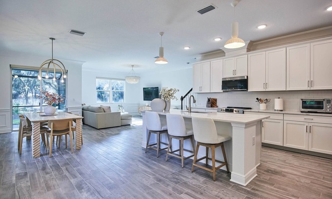 Sarasota House | King Ensuite w/adjustable bed/New heated pool