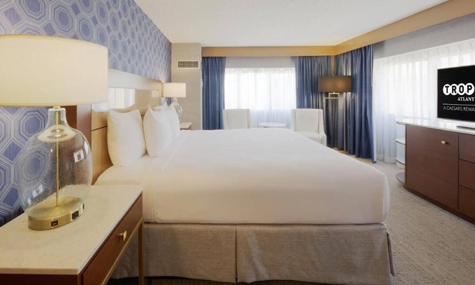 Atlantic City Hotel | King Room at a Hotel