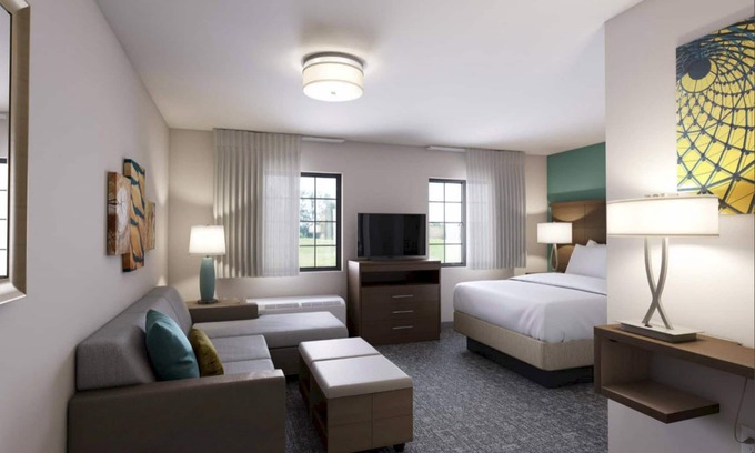 Coeur d'Alene Apartment | King Studio. Free Breakfast! Indoor Pool + Hot Tub. Close to Kootenai Health!