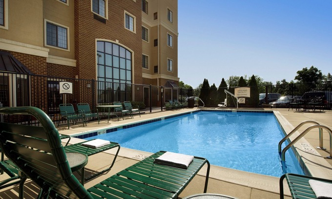Linthicum Heights Apartment | King Studio Near BWI Airport. Free Breakfast, Outdoor Pool | Staybridge