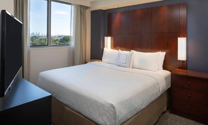 Flagami Apartment | King Studio Near Pollo Campero Miami Airport MIA