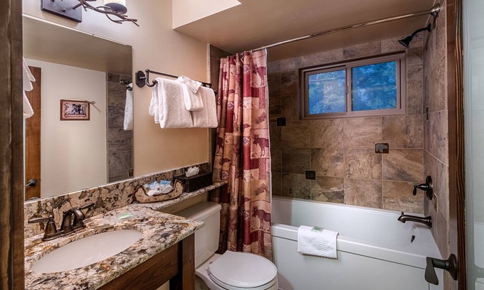 Tahoe Vista Apartment | King Two Bedroom Suite
