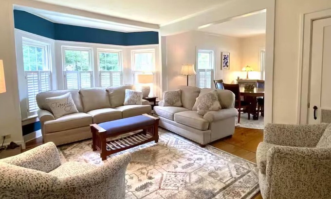 Lily Dale House | Kingfisher Cove: Cassadaga Lake's Sunrise Shore