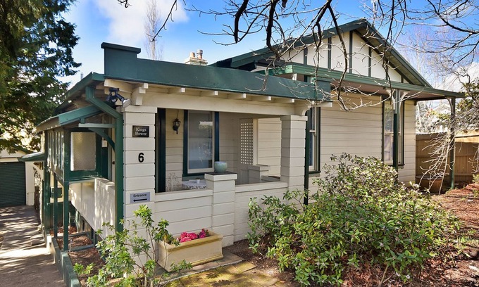 Katoomba House | Kings Bower at Katoomba