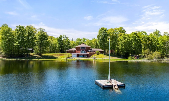Bancroft House | Kings Wee Castle: Secluded Luxury Family Retreat