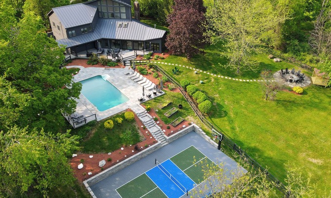 Hurley House | Kingston Large Modern w/ Pickleball + HotTub + Pool