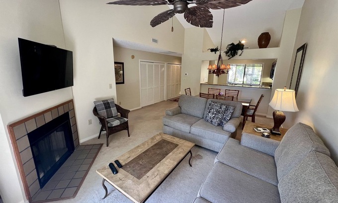 Arcadian Shores Villa | Kingston WHP 9H 2nd level Villa w/pool/beach