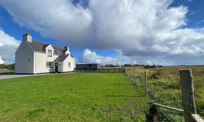 Isle of Lewis House | Kinnoull House near Stornoway Hot-Tub Sauna Pet Friendly