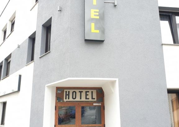 Mitte Hotel | Kirchberg Hotel garni