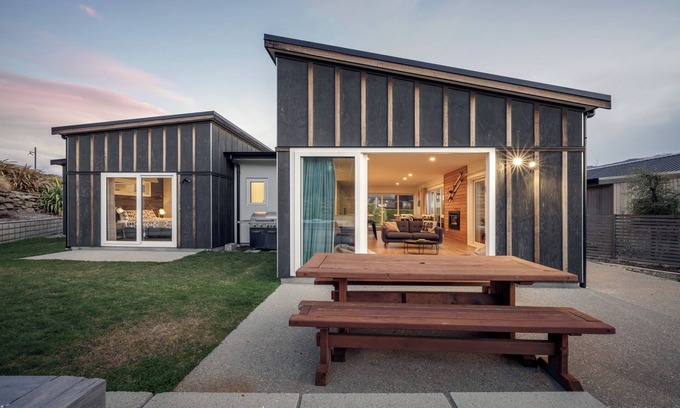 Wanaka Cottage | Kirimoko Retreat - Wanaka Holiday Home