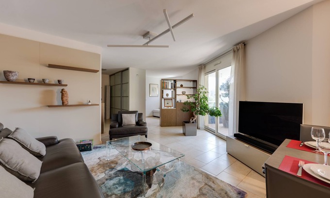 Annecy Apartment | Kiss Cool - 2 bedroom apartment with terrace and garage