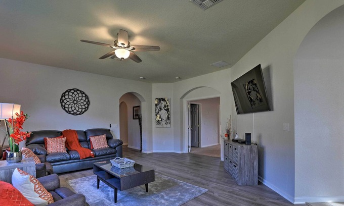 Trafalgar Village Villa | Kissimmee Villa w/ Private Pool ~ 13 Mi to Disney