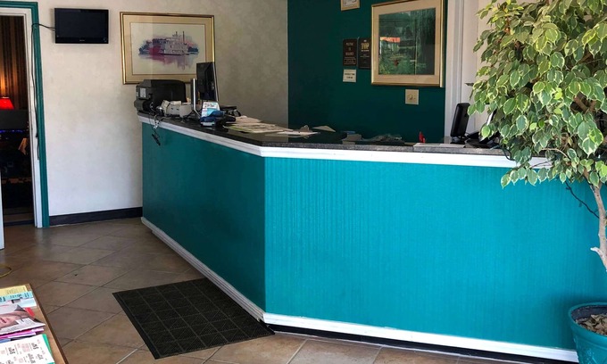 Selma Hotel | Knights Inn Selma
