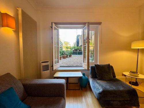 Brompton & Hans Town Apartment | Knightsbridge Harrods 2 Bed 2 Bath with Terrace