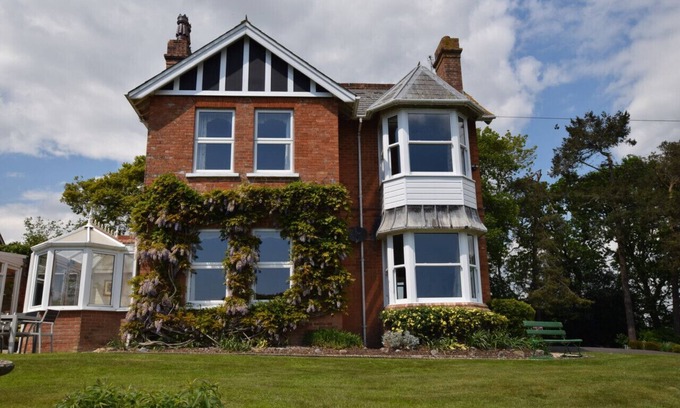 Colyton House | Knowles - Seven Bedroom House, Sleeps 13