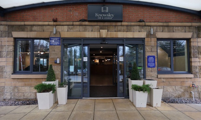 Knowsley Hotel | Knowsley Inn & Lounge