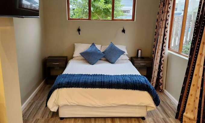 Hunter's Home Apartment | Knysna Holiday Armadillo