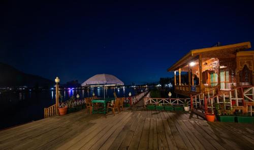 Dal Lake Hotel | Kolu Group Of Houseboats