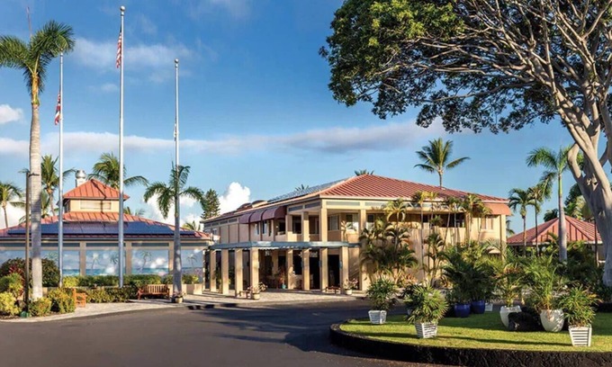Kahaluu-Keauhou Resort | KONA COAST RESORT - Perfect for a couples get away or a family vacation!
