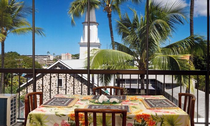 Historic Kailua Village Condo | Kona Plaza#411 Top Floor In Heart of Kona Town, Ac & Elevators!