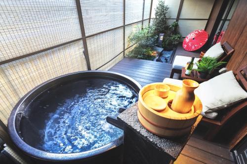 Dotonbori House | KONJAKUSO Osaka Dotonbori "SHOSHI" "GŌYAKUYA"SPA Stay