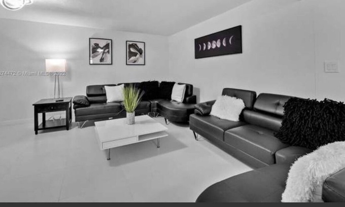 Margate Bed & Breakfast | Kool Runnings B&B Margate suites, private rooms