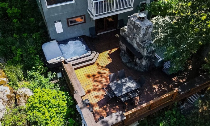 Nelson Condo | Kootenay, Lakeside Retreat, Main Floor and Walkout