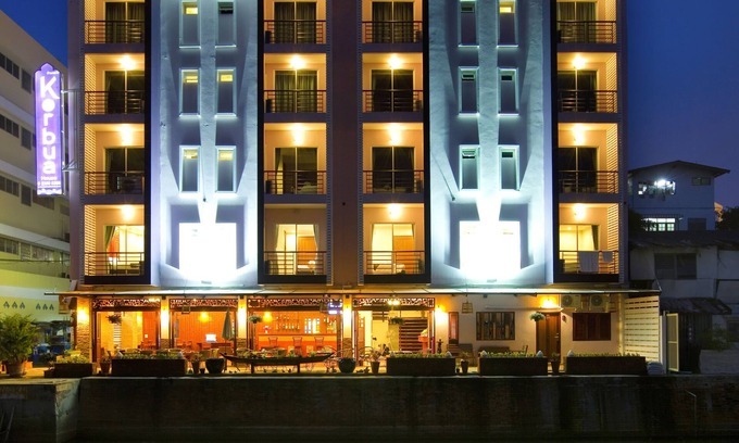 Talat Yot Hotel | Korbua House