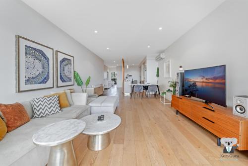 Banksmeadow Apartment | KozyGuru | Pagewood | Besutiful Clean 1Bed Apt