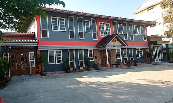 Khum Thong Apartment | Kp. เพลส หลวงแพ่ง (Kp. Place Luang Phaeng)
