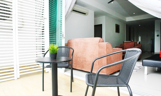 Central District Apartment | KSL D'ESPLANADE RESIDENCES@KSL CITYMALL