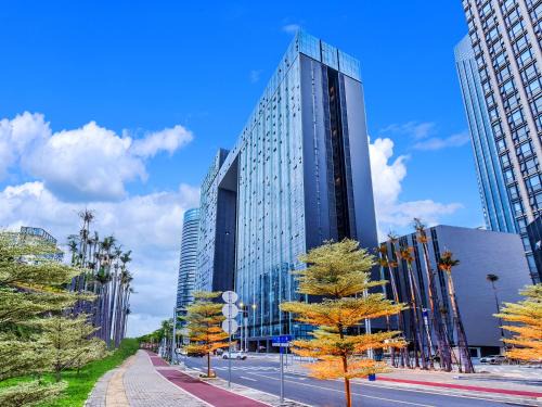 Panyu Hotel | Kuanrong Suites Hotel Panyu Changlong South Village Wanbo Subway Station