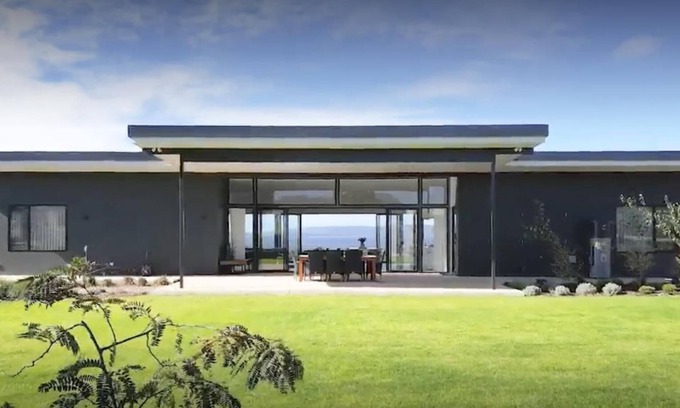 Hay House | Kwoorabup Views: Luxury home with inlet views
