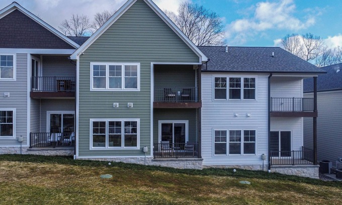 Grand Rivers Condo | KY Lake townhome in upscale community, minutes from dining & activities!