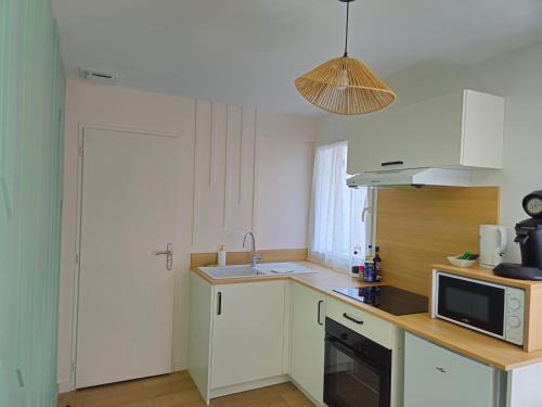 Les Romains Apartment | Léo - Cosy Studio entièrement rénové avec courette