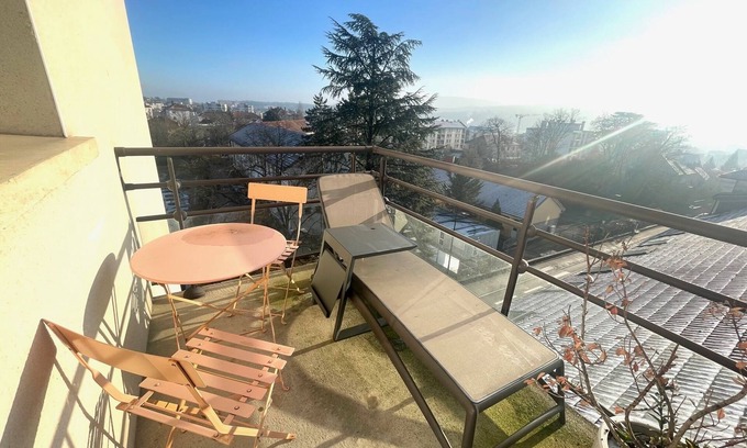 Besancon Apartment | L'étage Lumineux