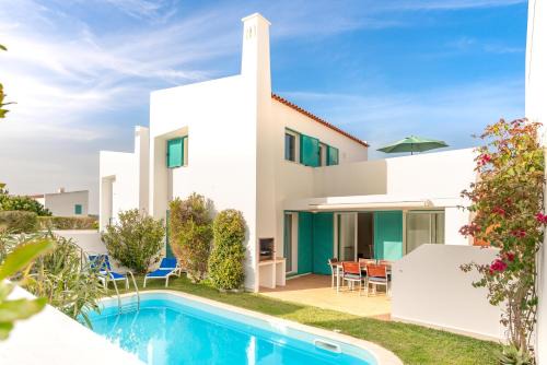 Prainha House | L&A Villa with Private heated Pool in Prainha