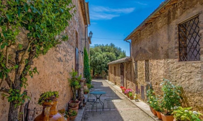 Simignano Apartment | L'Agrifoglio by Interhome