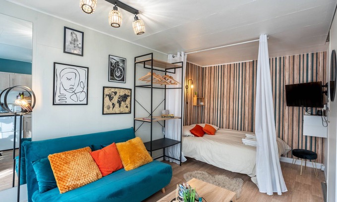 Charleville-Mezieres Apartment | L'Alexandrin - Hypercentre avec jardin