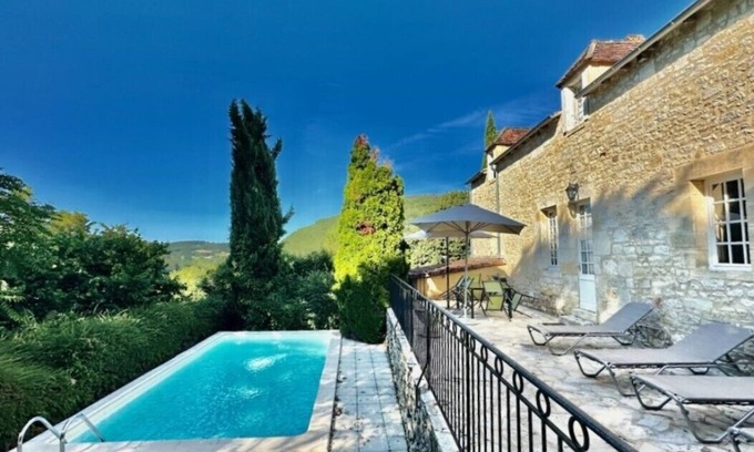 Castelnaud-la-Chapelle Cottage | L'Ancienne Mairie